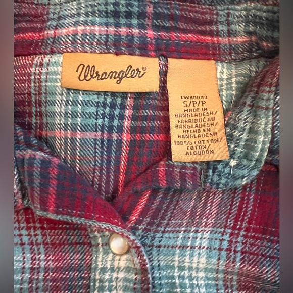 Wrangler Snap Button Down Small - Picture 2 of 3